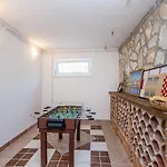 Cozy House In 度假居