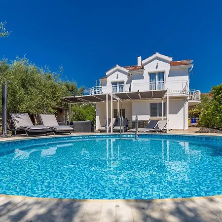 Cozy House In بيت للعطل *